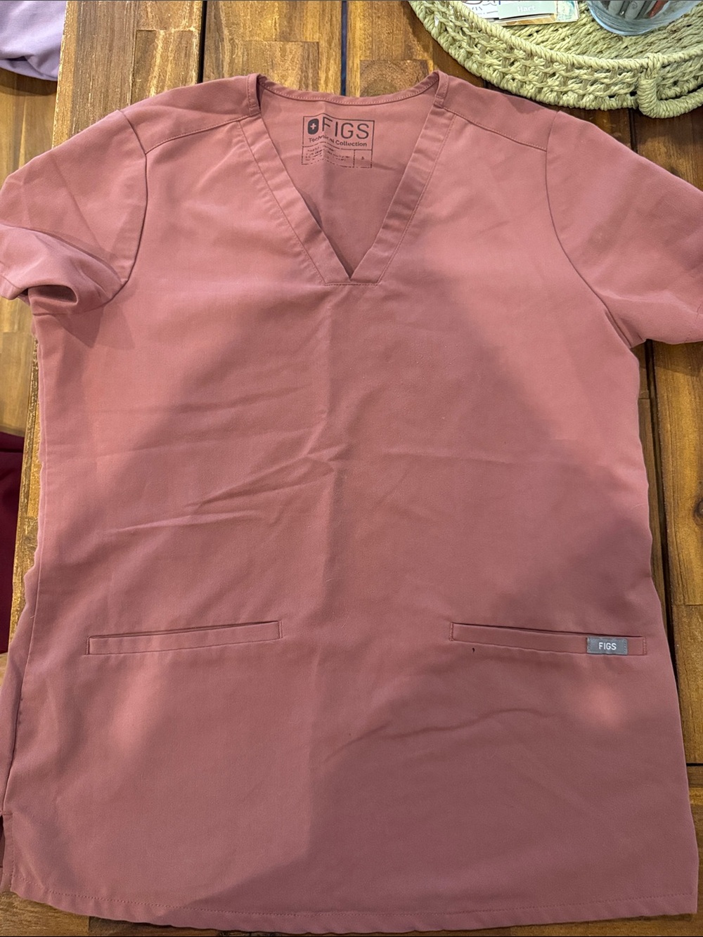 FIGS Women’s Casma Three-Pocket Scrub Top in Dusty Rose